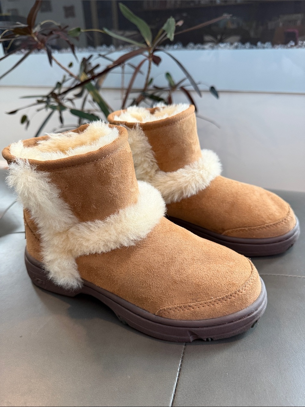 UGG Sunburst Mini Boot Womens (S/N 1130728)